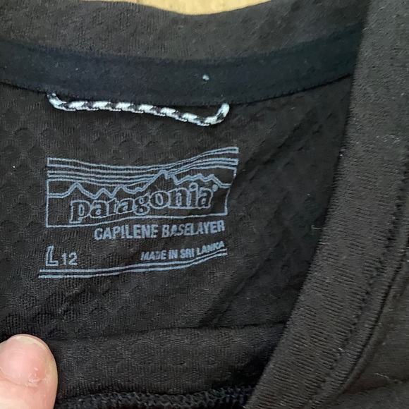 Kids base layer ski bundle including two Patagonia tops - Picture 4 of 12